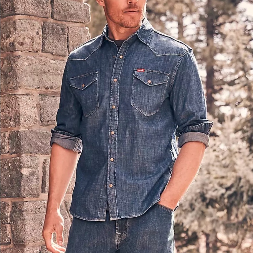 NWT MEN'S DENIM WESTERN SNAP SHIRT